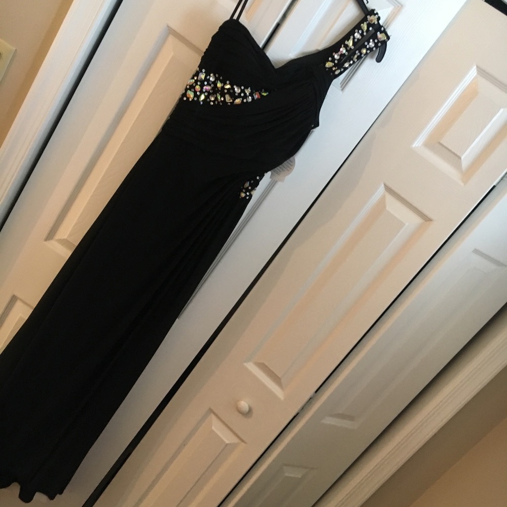 Black one shoulder formal gown!